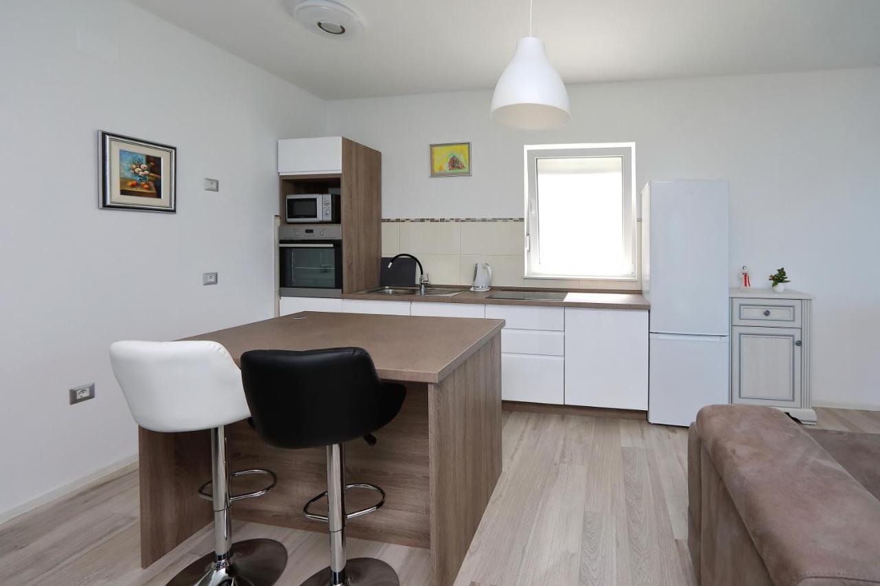 Apartmani Marina S Pogledom, Sukošan Exterior foto